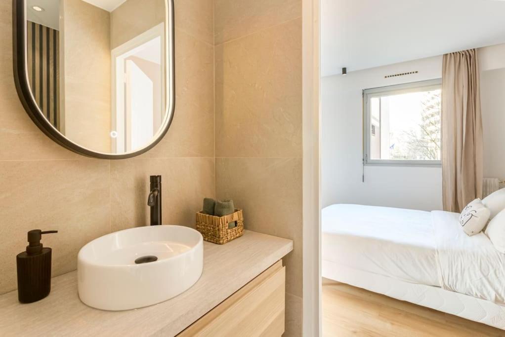 Luxurious 3 Min Walk From Eiffel Tower Apartman Párizs Kültér fotó
